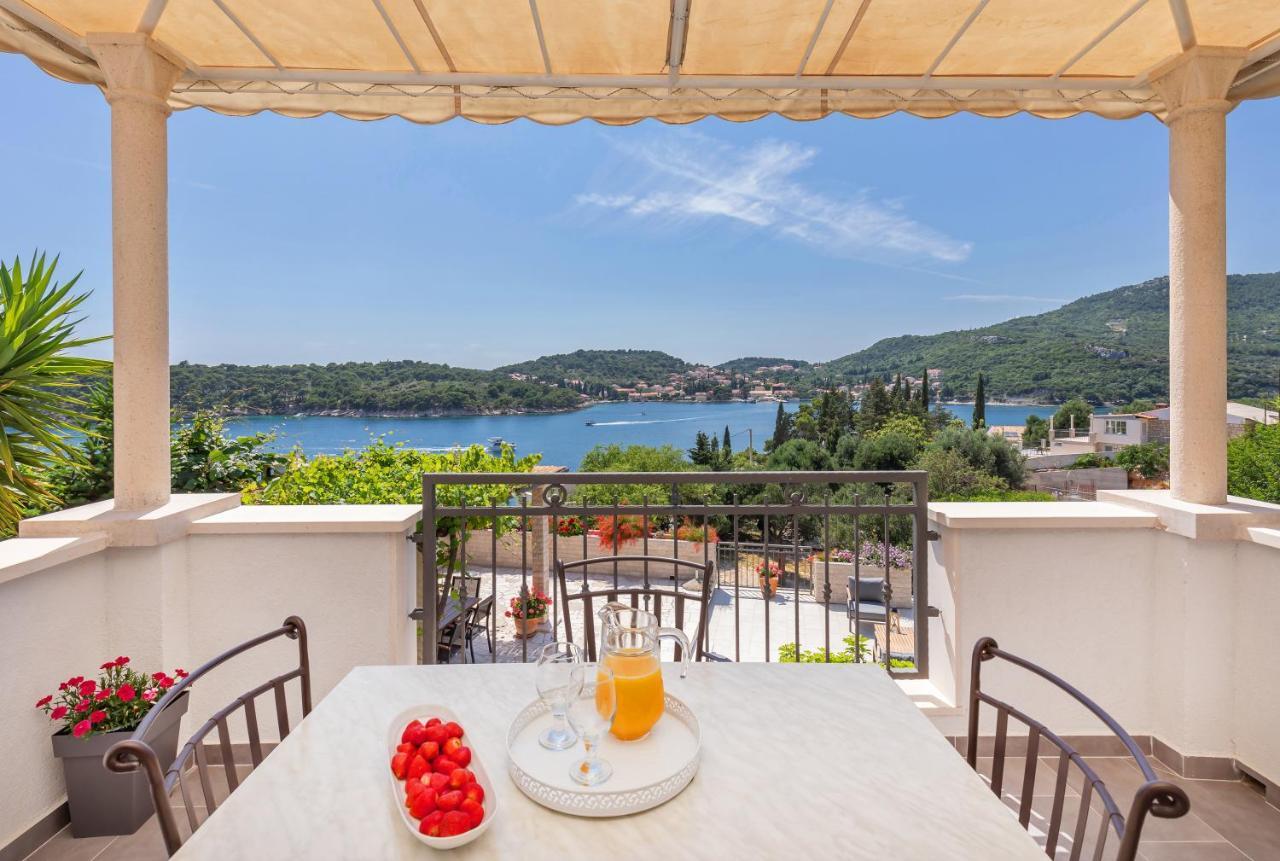 And Milos Zaton (Dubrovnik-Neretva)