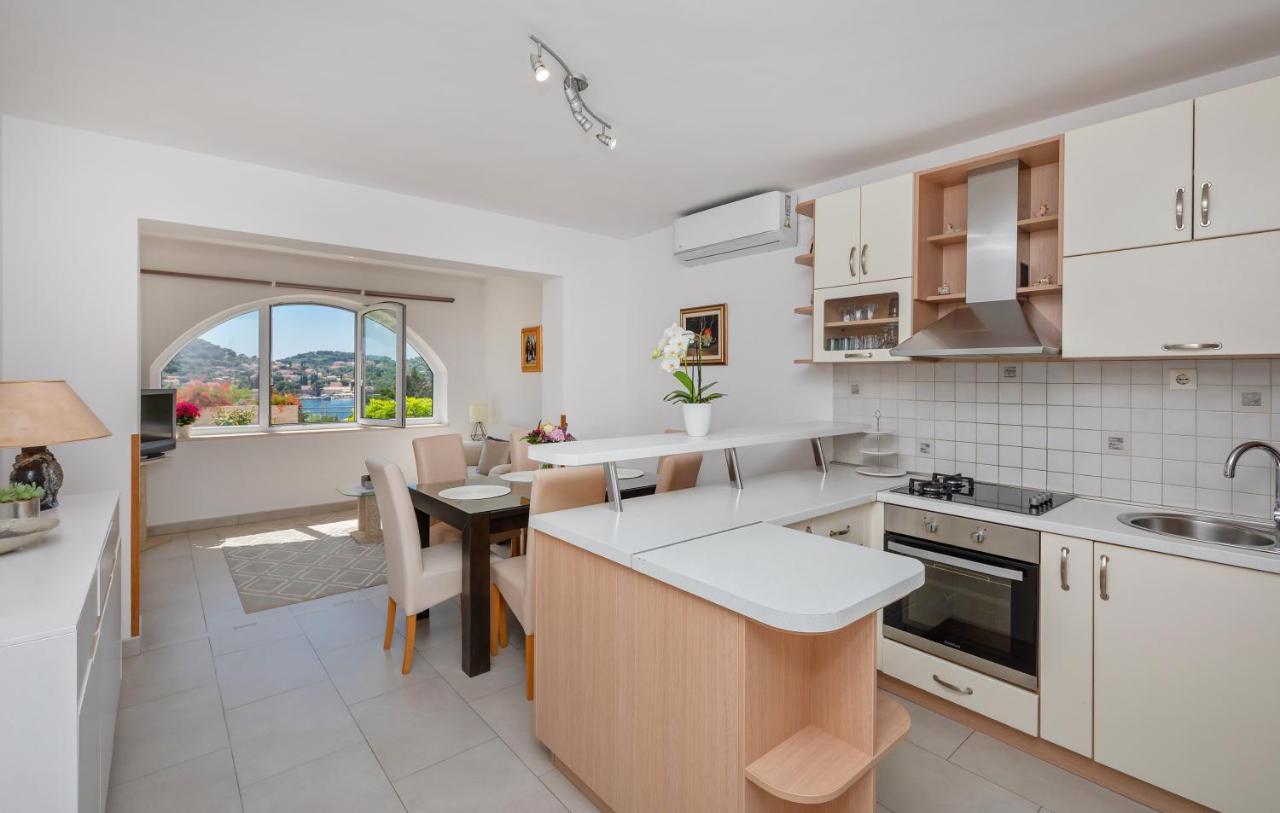 And Milos Apartment *