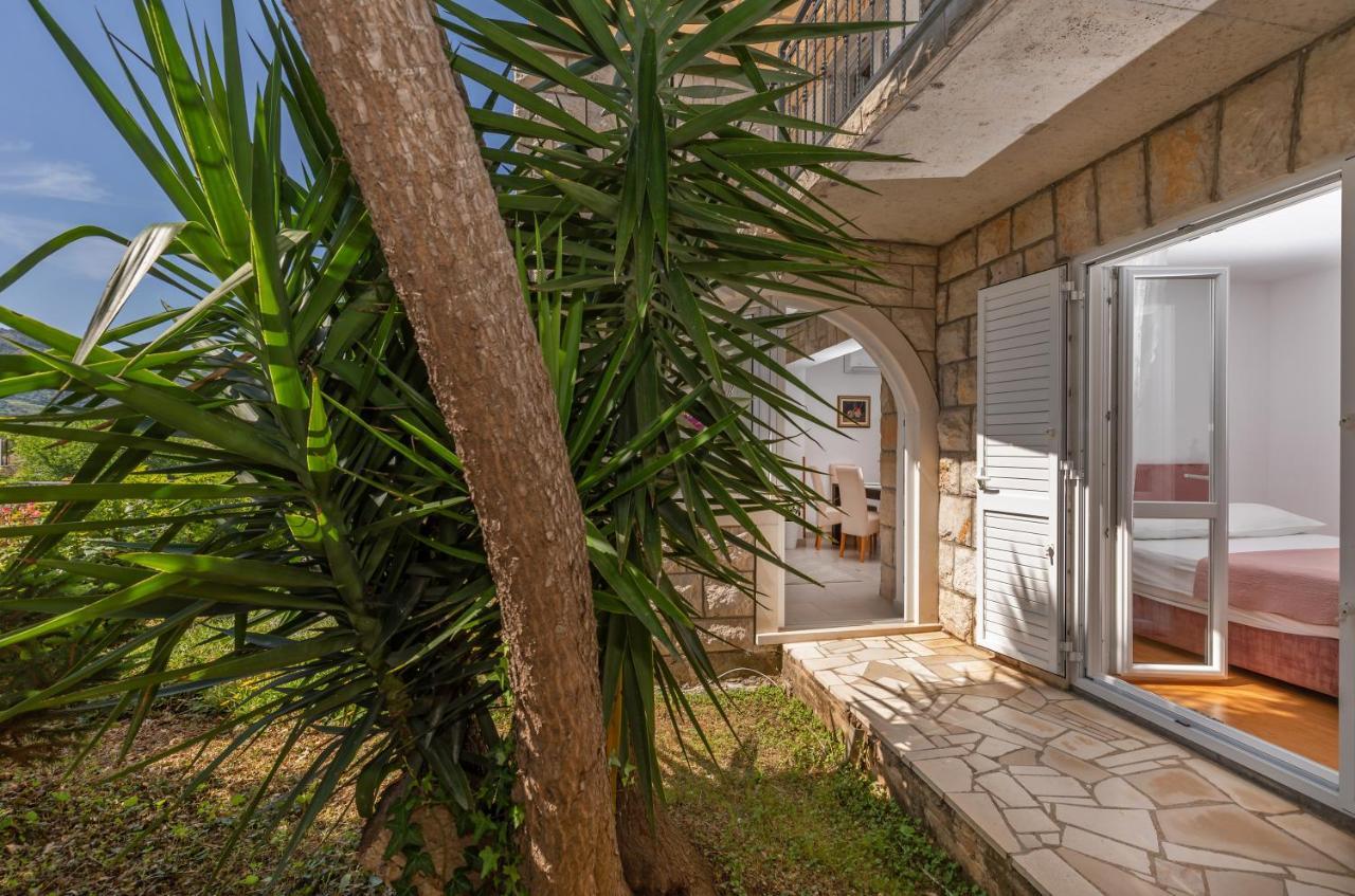 And Milos Apartment *