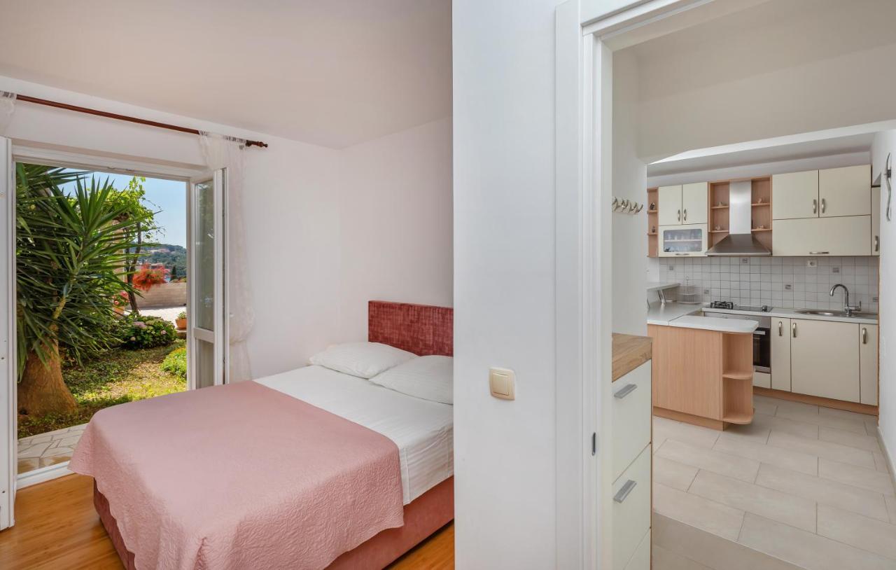 Apartma And Milos